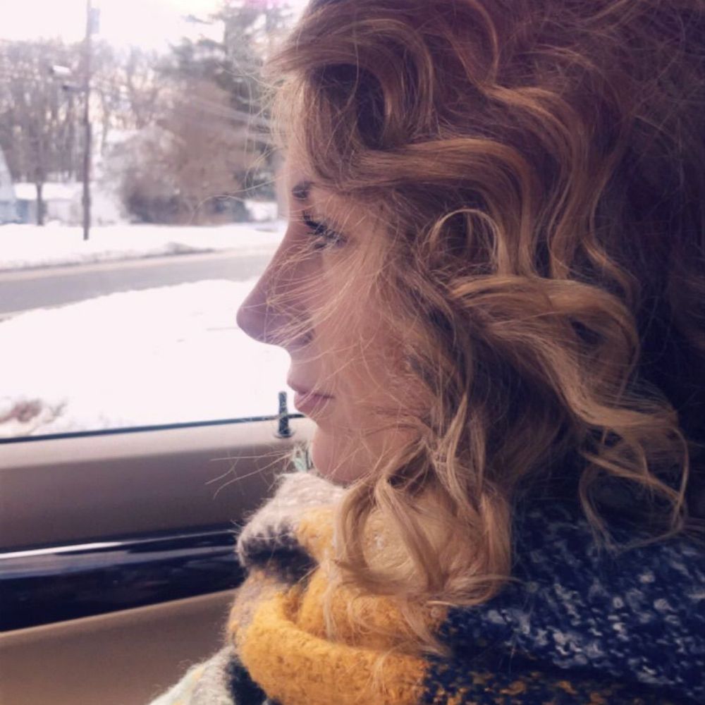 Meet your Posher, Tee